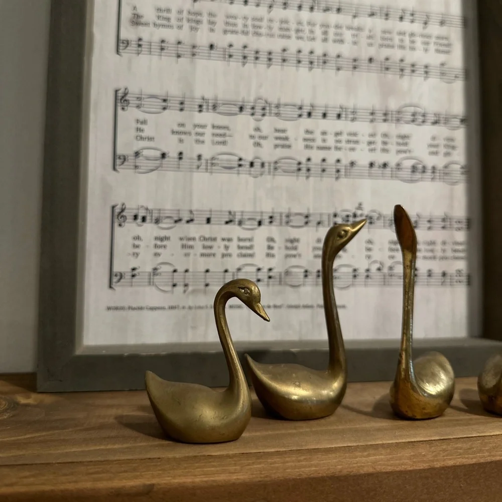 4 Mini Brass Swans - Picture 3 of 4